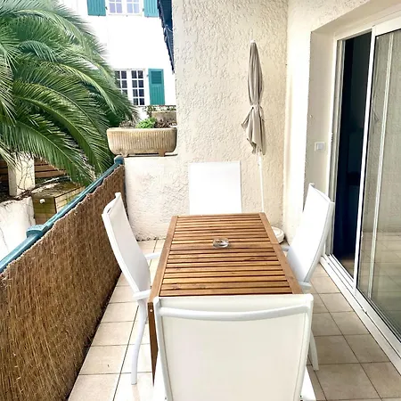 Charming 1 Bedroom Flat, Center With Pool And Car Park Appartamento *