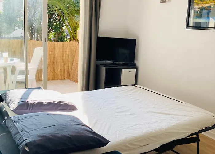 شقة Charming 1 Bedroom Flat, Center With Pool And Car Park *