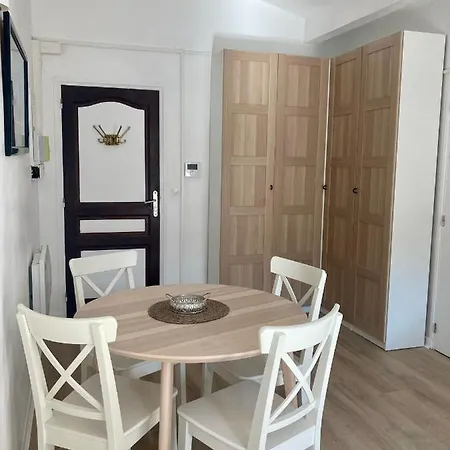 דירה Charming 1 Bedroom Flat, Center With Pool And Car Park ביאריץ