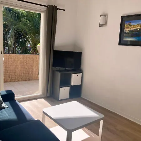 Charming 1 Bedroom Flat, Center With Pool And Car Park Lejlighed *