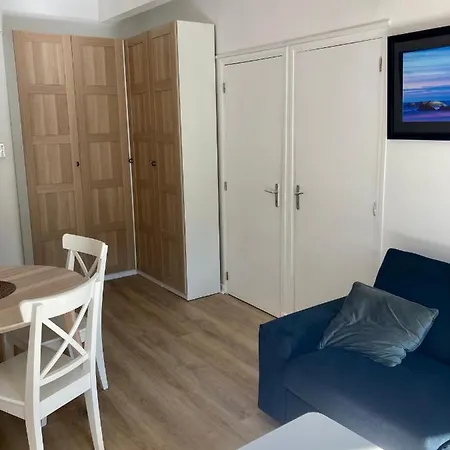 דירה Charming 1 Bedroom Flat, Center With Pool And Car Park *