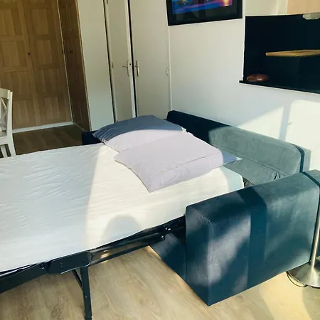 Charming 1 Bedroom Flat, Center With Pool And Car Park דירה *