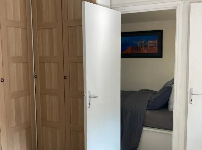 Apartament Charming 1 Bedroom Flat, Center With Pool And Car Park *