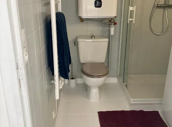 Charming 1 Bedroom Flat, Center With Pool And Car Park Apartament