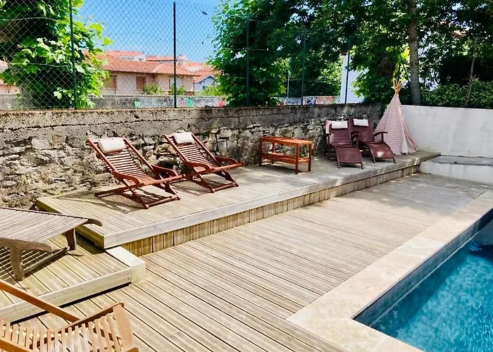 Charming 1 Bedroom Flat, Center With Pool And Car Park Lejlighed *